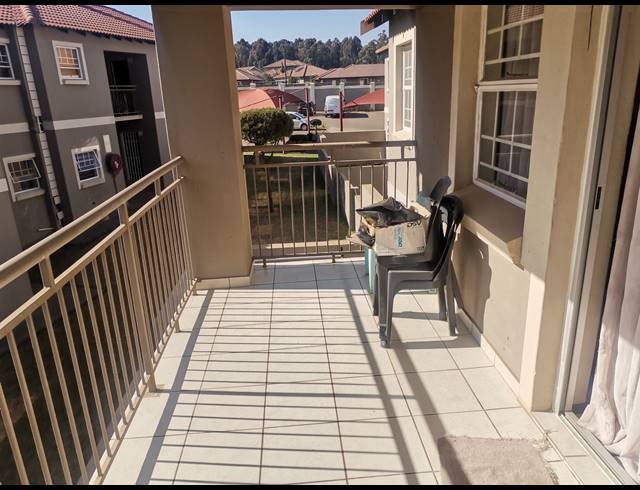 2 BEDROOM APARTMENT FOR SALE IN CLOVERDENE